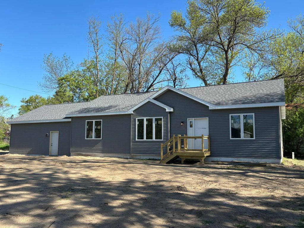 208 Spruce Street Ne, Cass Lake