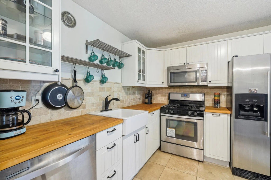 4004 Foss Road 101, Saint Anthony