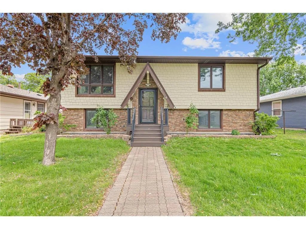 4418 Chowen Avenue N, Robbinsdale