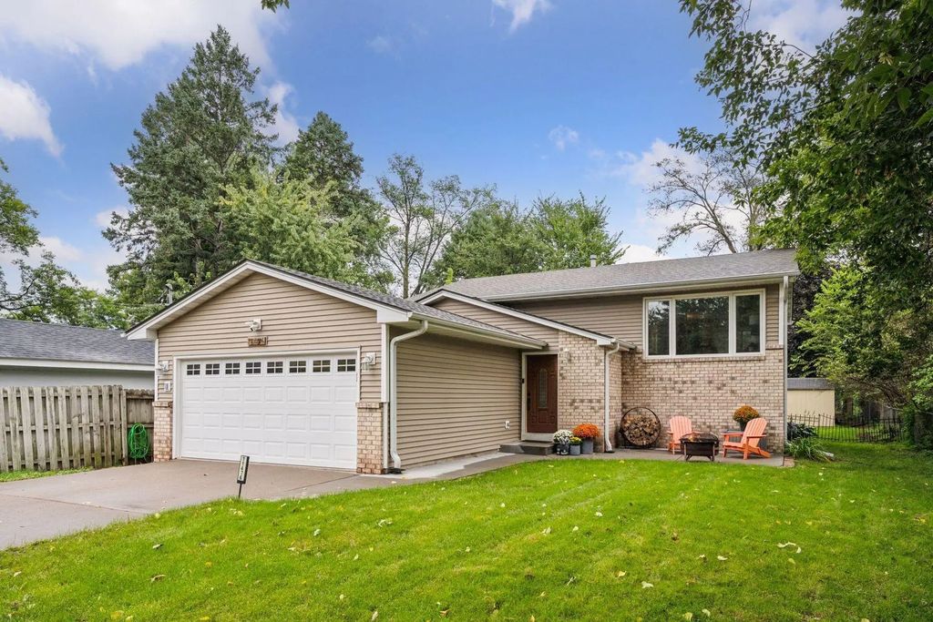 11476 W River Road, Champlin