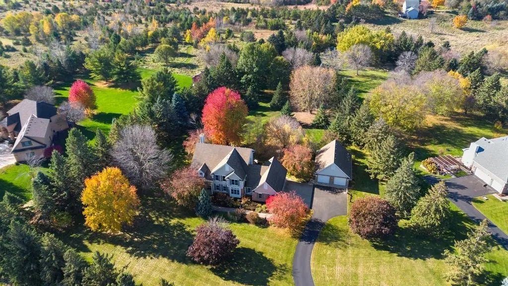 4270 Mcdonald Drive N, Baytown Twp