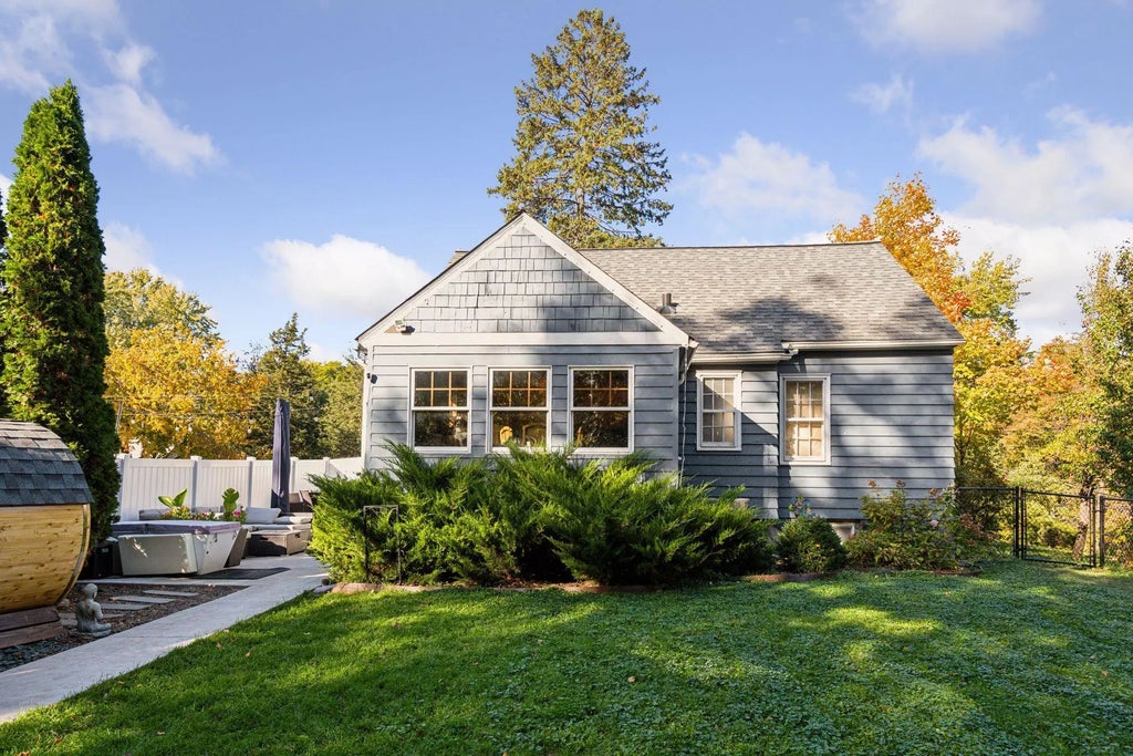 12015 26th Avenue N, Plymouth