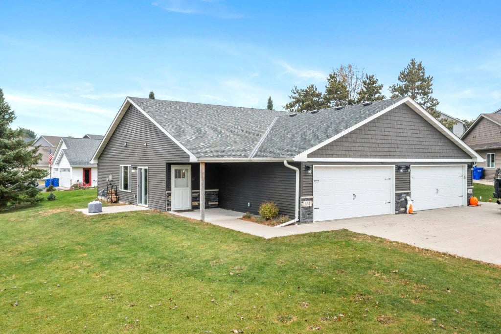 441 White Pine Lane, Somerset