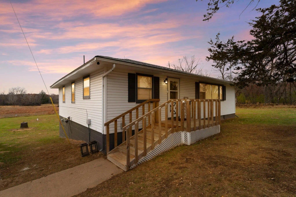 32536 Jackson Road Ne, Cambridge