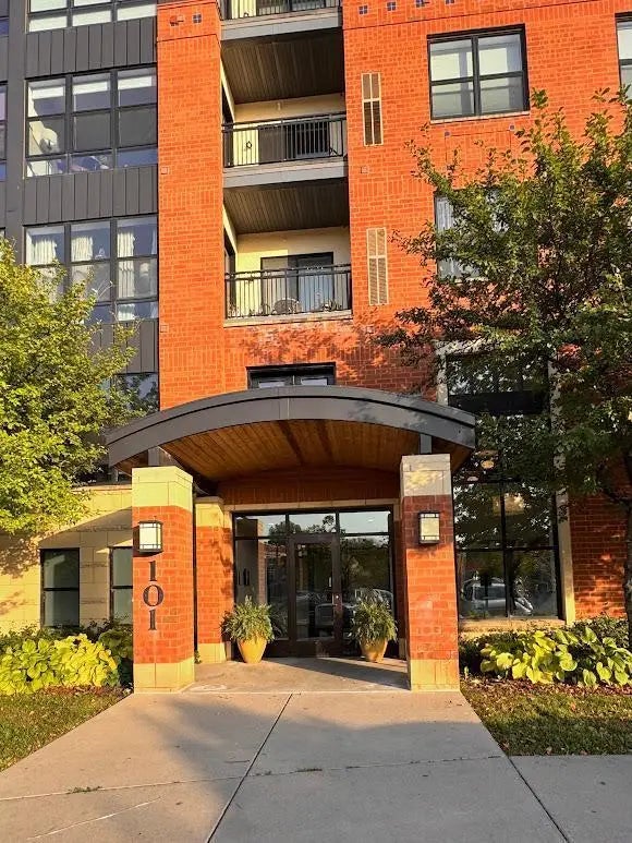 101 Saint Olaf Avenue 402, Northfield