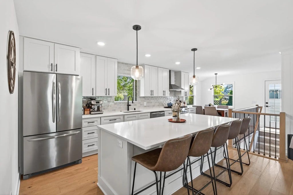 6301 Saint Johns Avenue, Edina