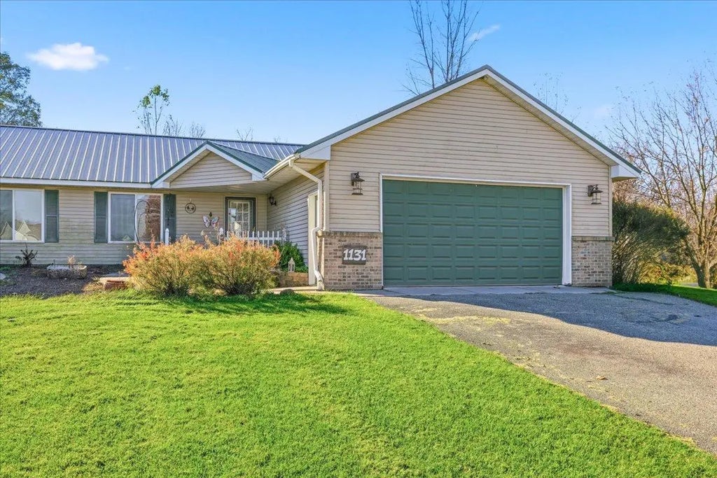 W1131 Whitetail Run, Spring Valley