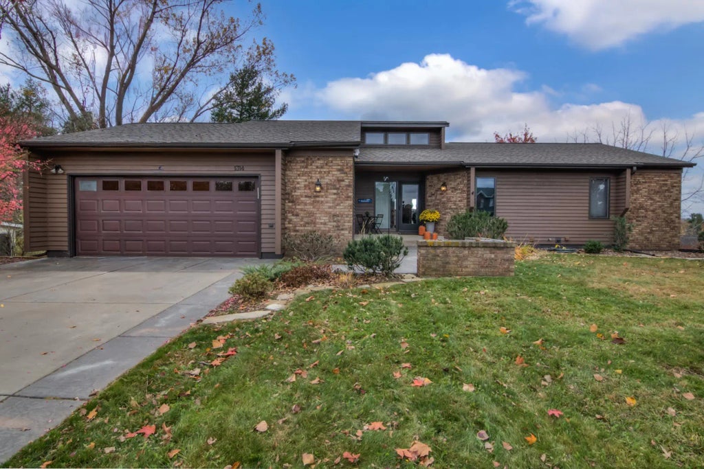 1314 16th Avenue E, Menomonie