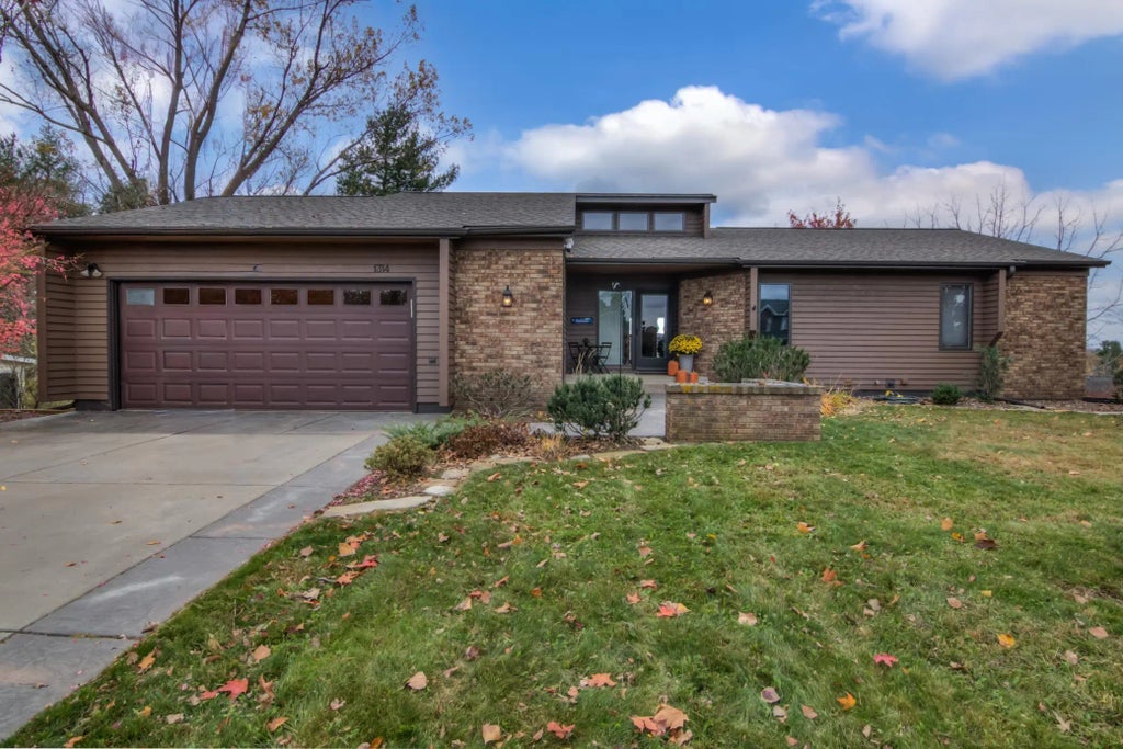 1314 16th Avenue E, Menomonie