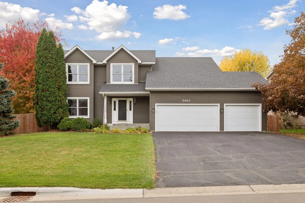 5913 Red Pine Boulevard, White Bear Twp