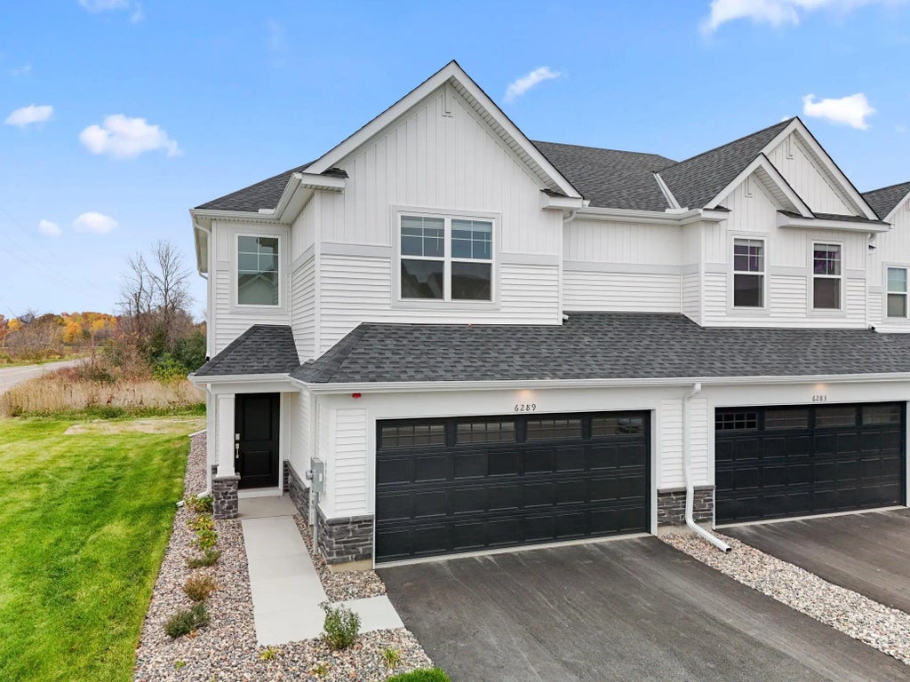 6289 205th Street N, Forest Lake