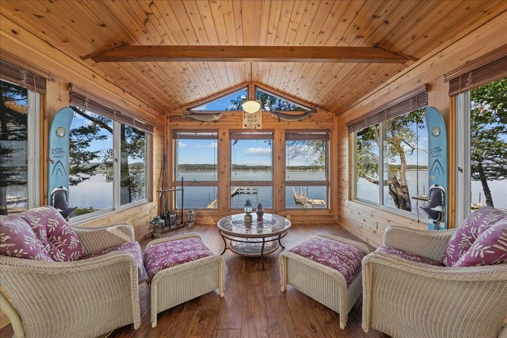 308 N Cove Road, Hudson