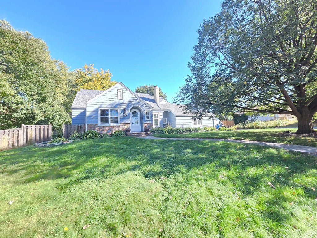 6353 Rolf Avenue, Edina