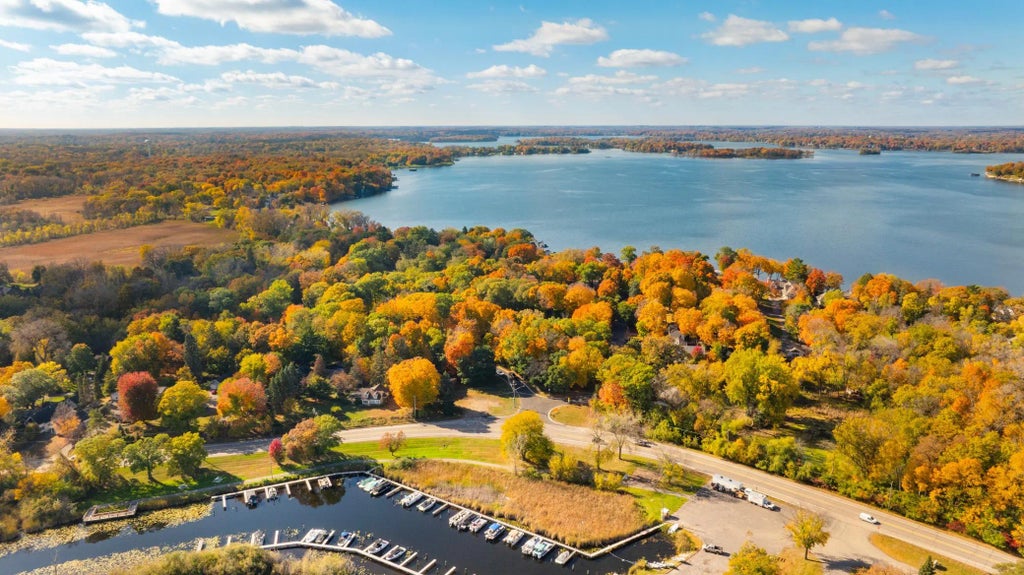 5000 Manitou Road, Tonka Bay