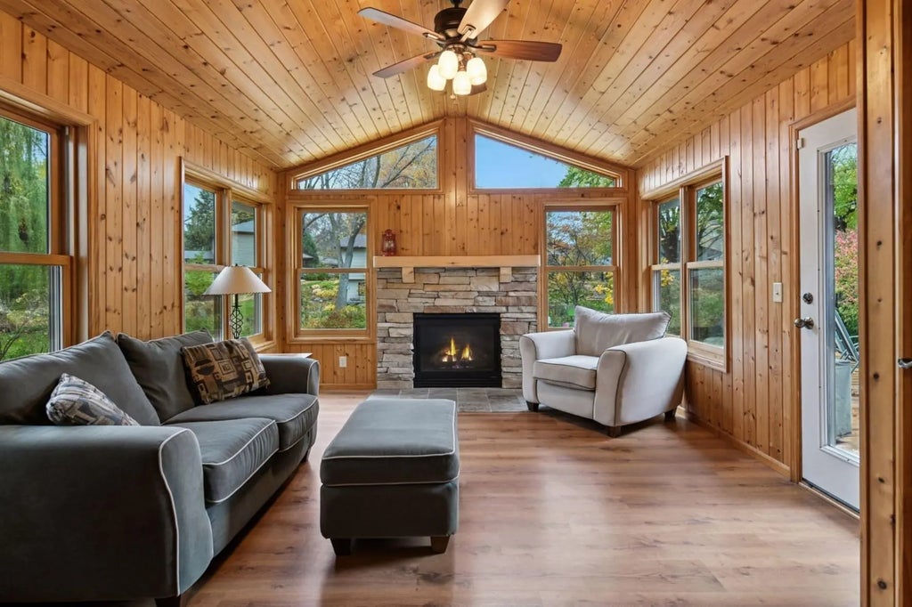 9933 Balmoral Lane, Eden Prairie