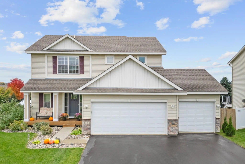 20508 Hartford Way, Lakeville