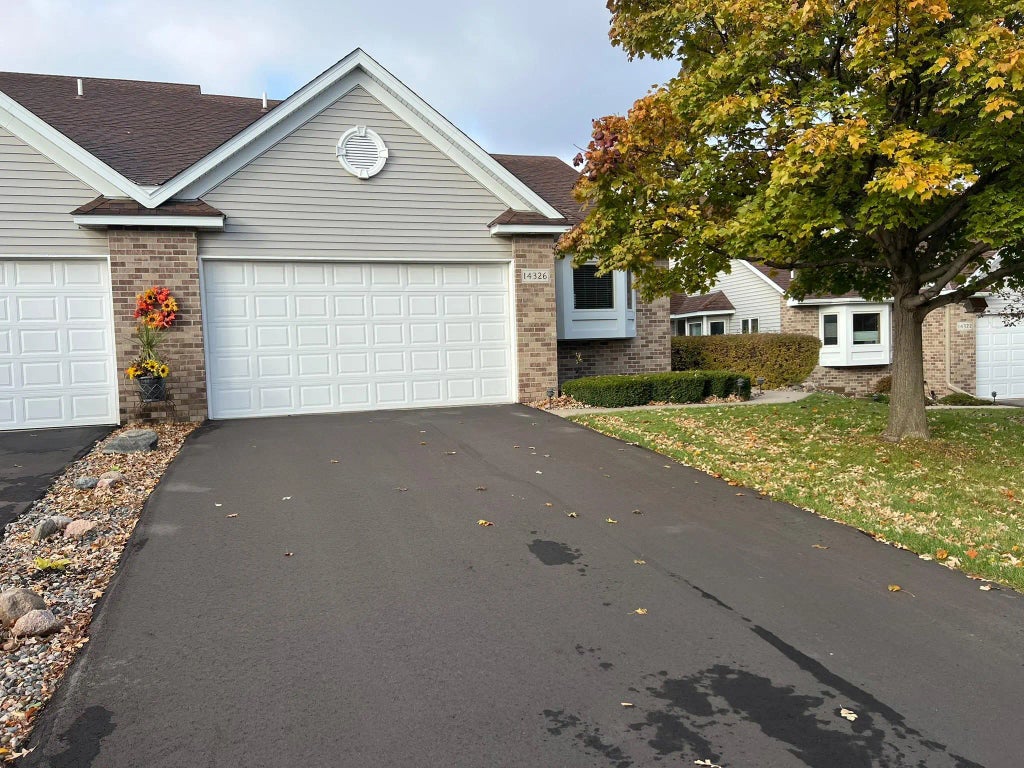 14326 Peninsula Point Drive, Savage