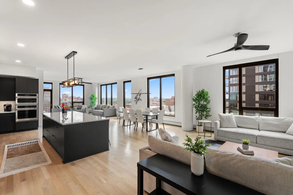 1240 2nd Street S 1419, Minneapolis