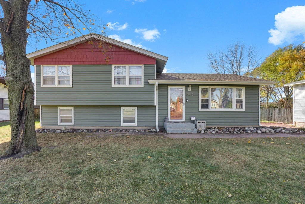 358 81st Avenue Ne, Spring Lake Park