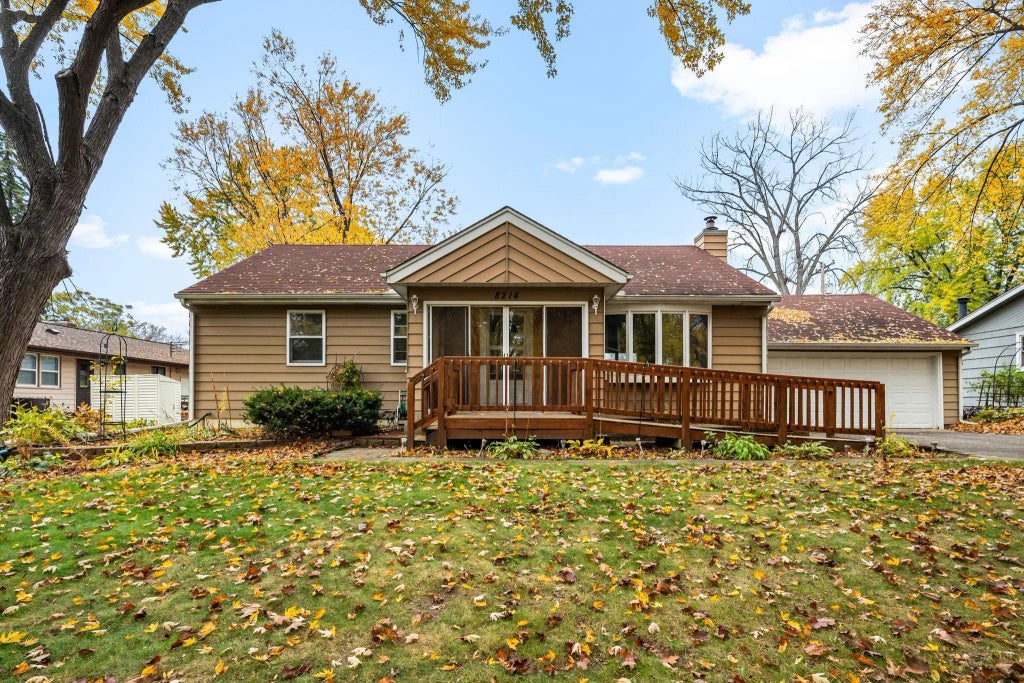 8214 32nd Place N, Crystal