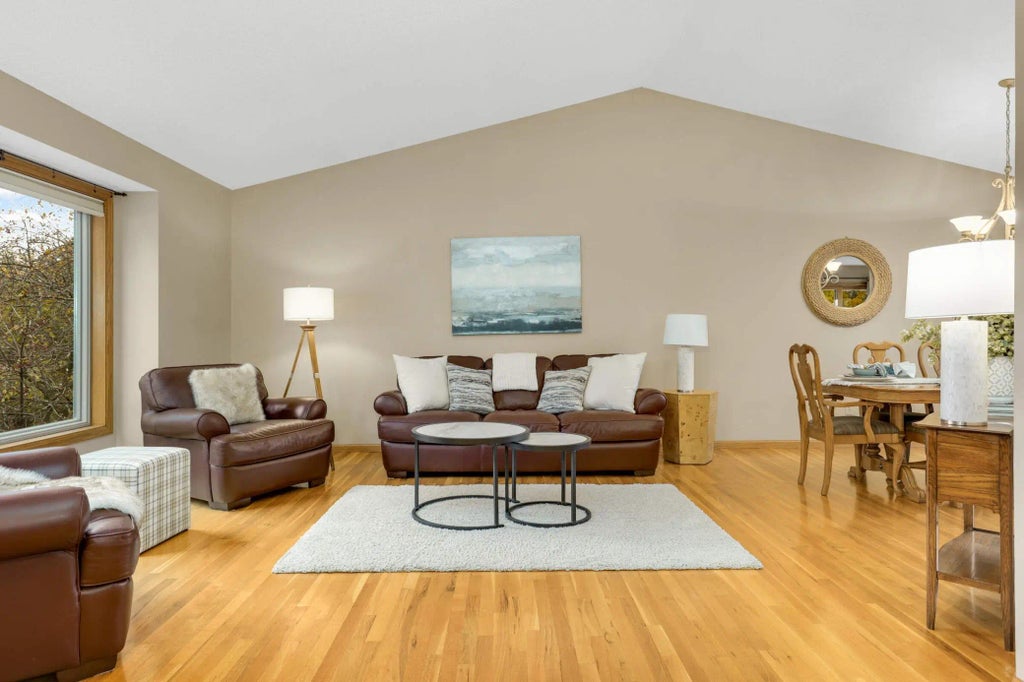 1105 W 158th Street, Burnsville