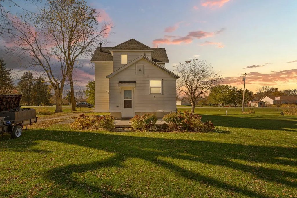 55570 State Highway 56, Concord Twp