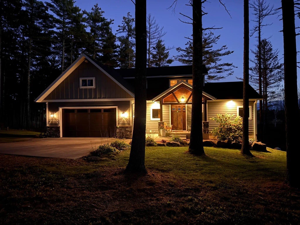 1774 Highway 2, Two Harbors