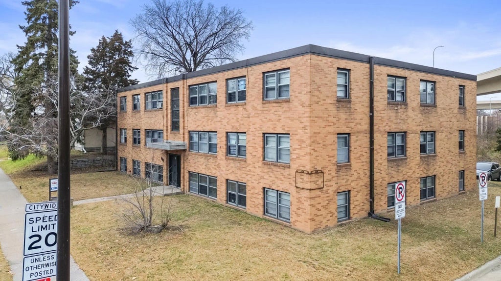 6141 Nicollet Avenue S, Minneapolis