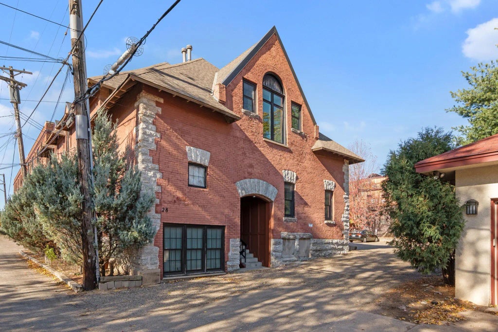 28 Dale Street S A, Saint Paul