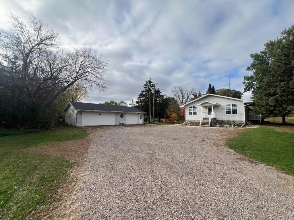 5020 State Road, Sparta Twp
