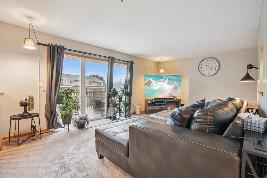 7317 Bond Way 13, Inver Grove Heights