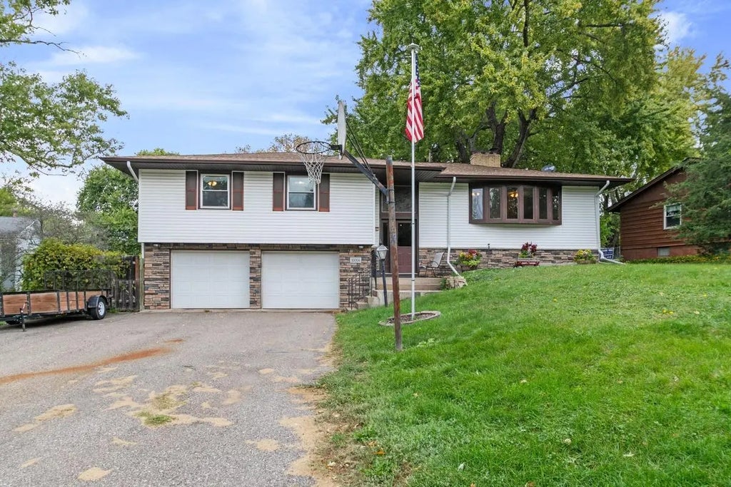 10004 Maple Circle, Bloomington