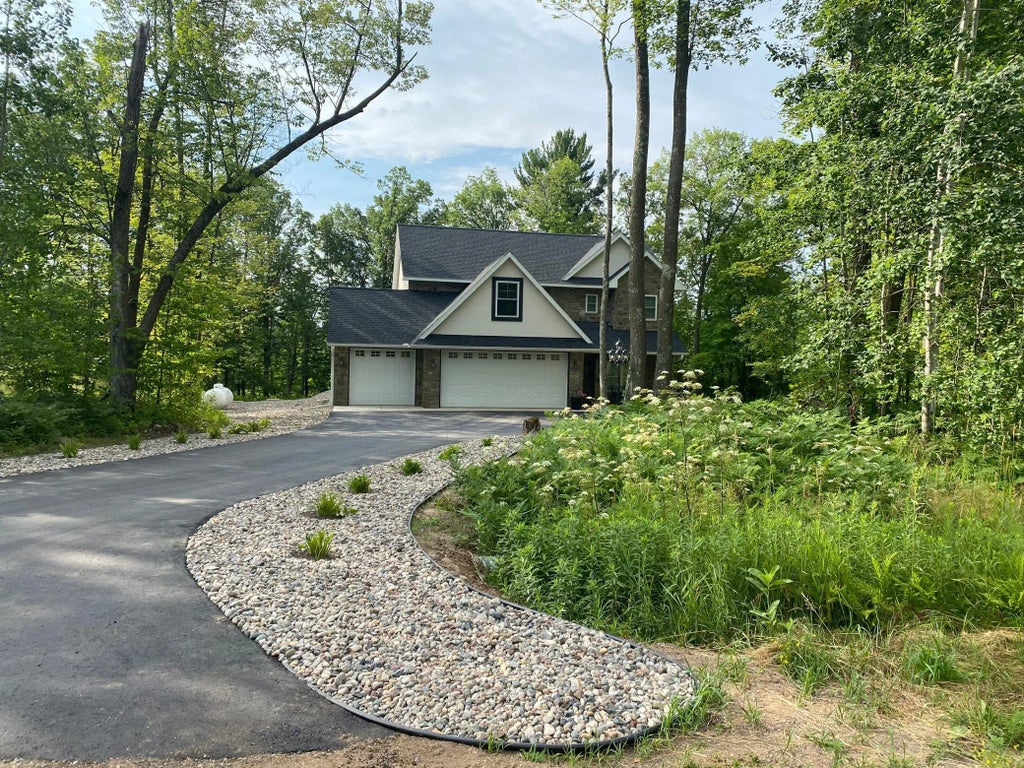 5181 175th Street, Ogilvie