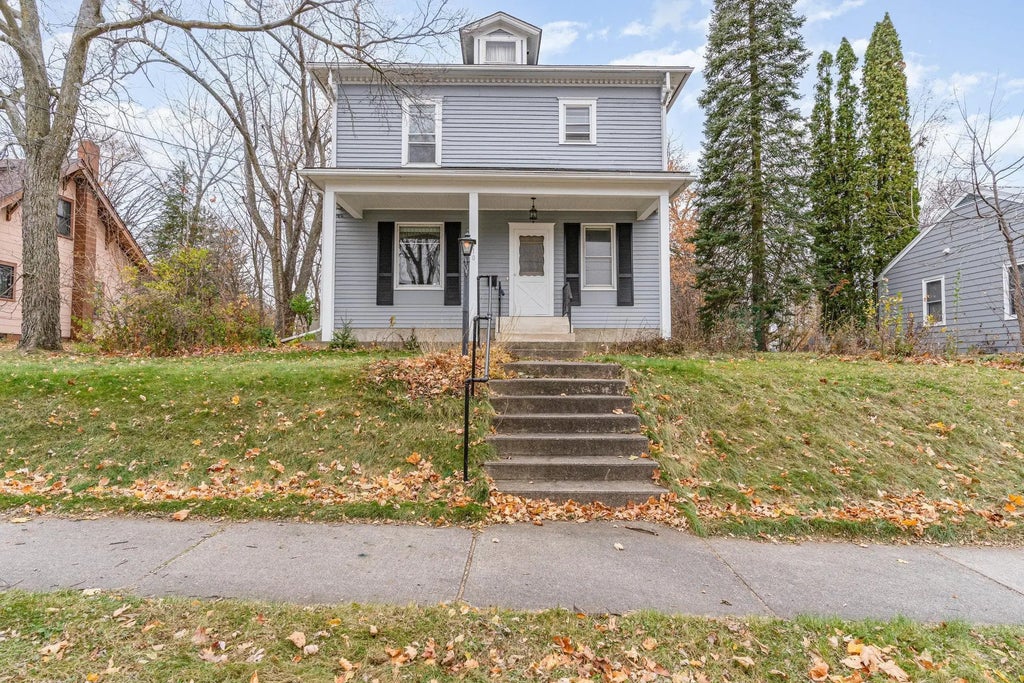 810 Washington Street, Northfield