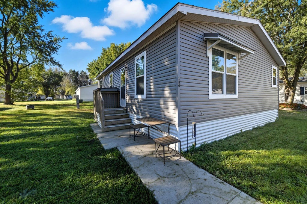 134 Anthony Drive 31, Lakeville