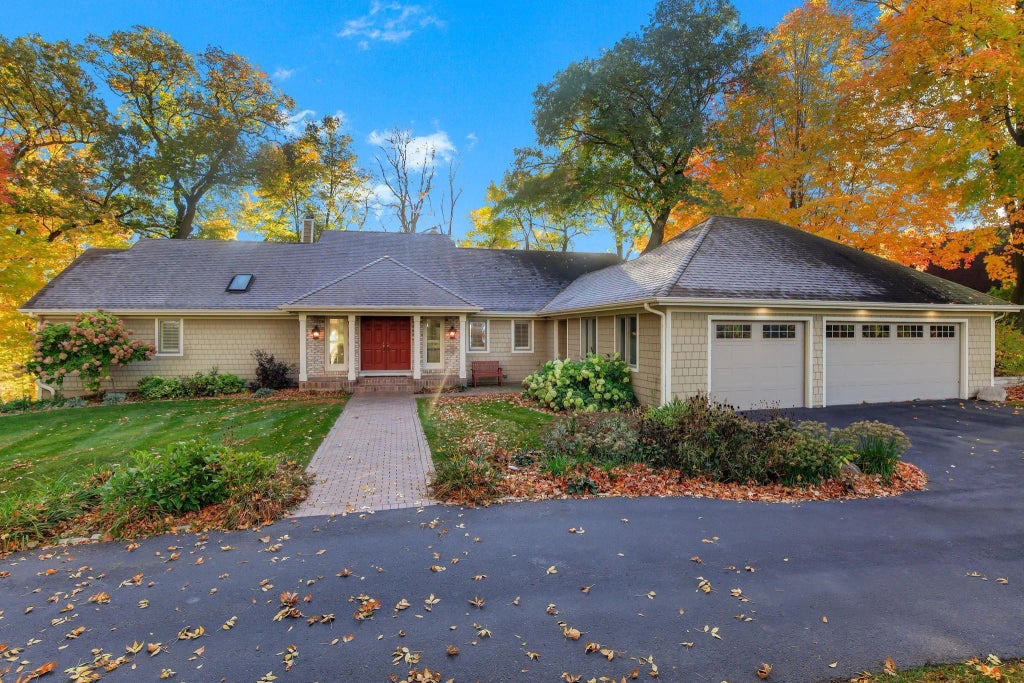 2648 Casco Point Road, Orono