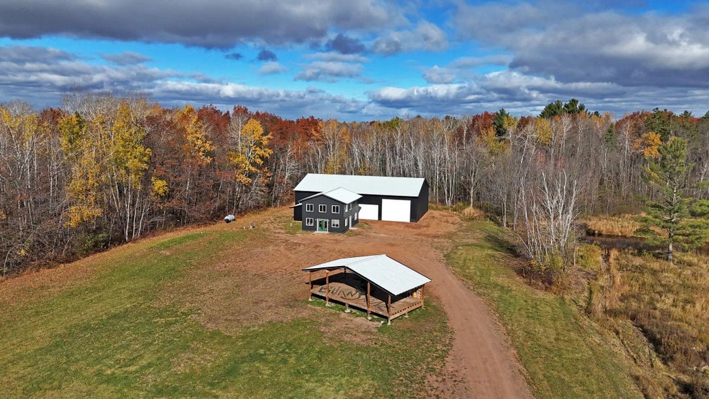 25690 Groningen Road, Sandstone Twp