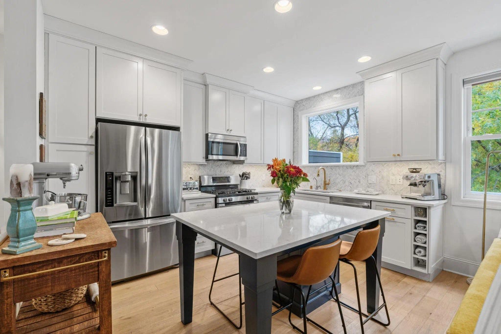 5457 Lost Lake Lane, Mound