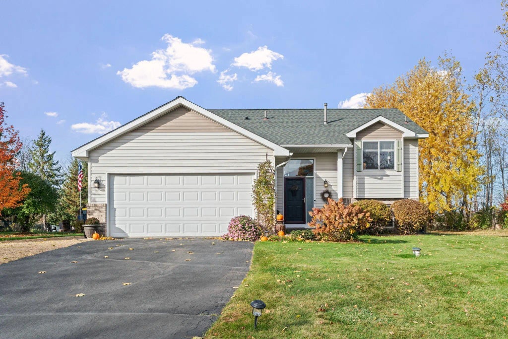 27346 Jody Avenue, Chisago City