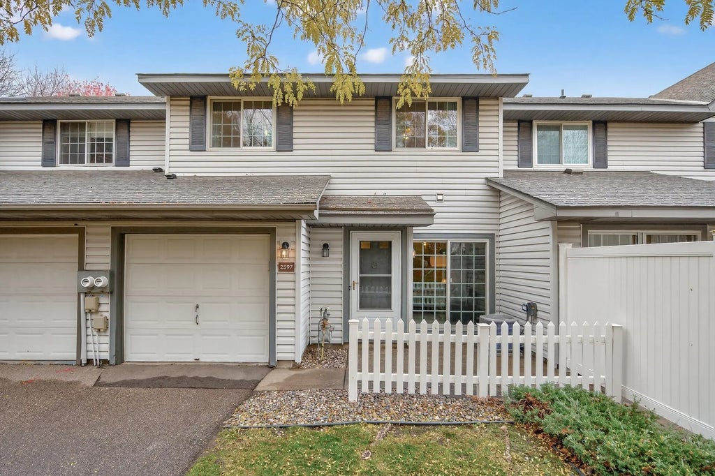2597 Bedford Court 27, Mendota Heights