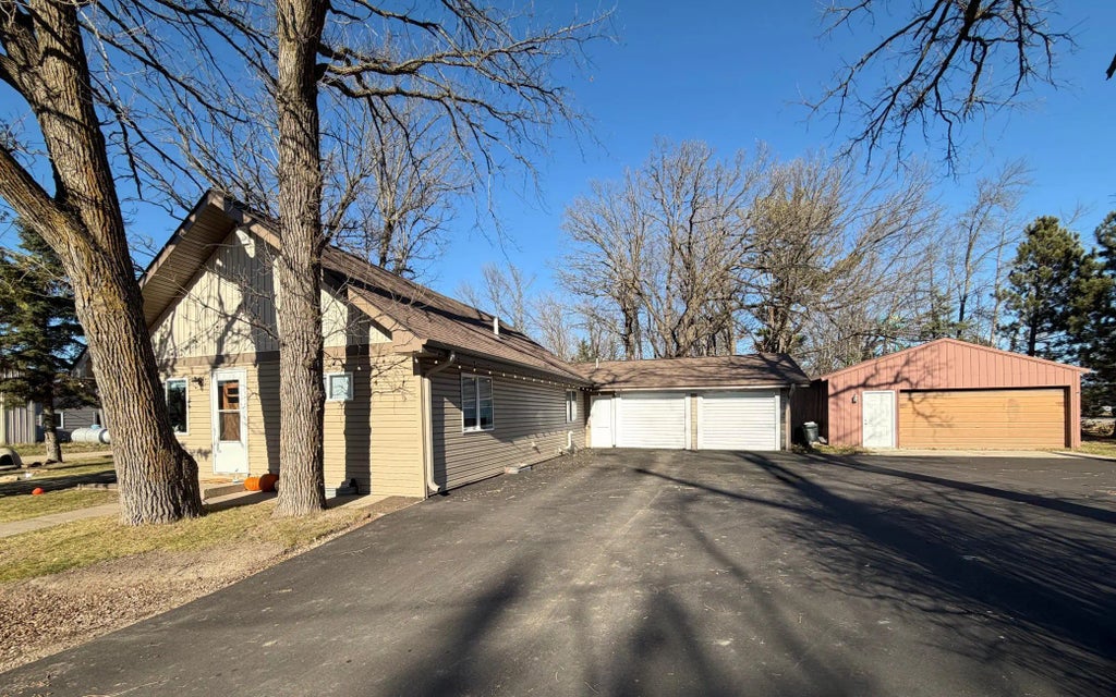 230 Whipple Avenue E, Hackensack