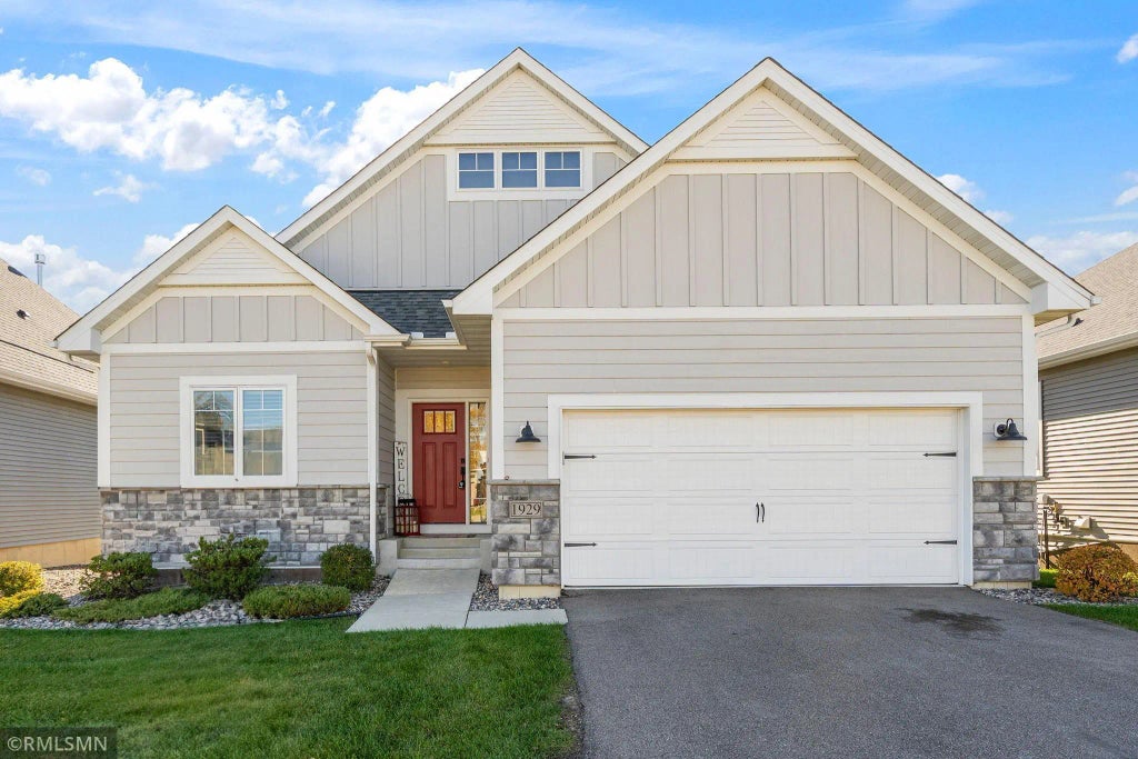 1929 Mulberry Lane, Carver