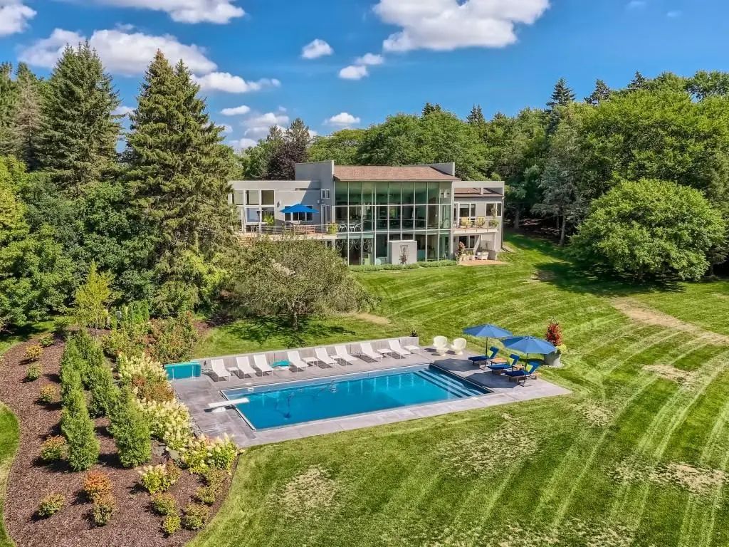 2158 Charlton Road, Sunfish Lake