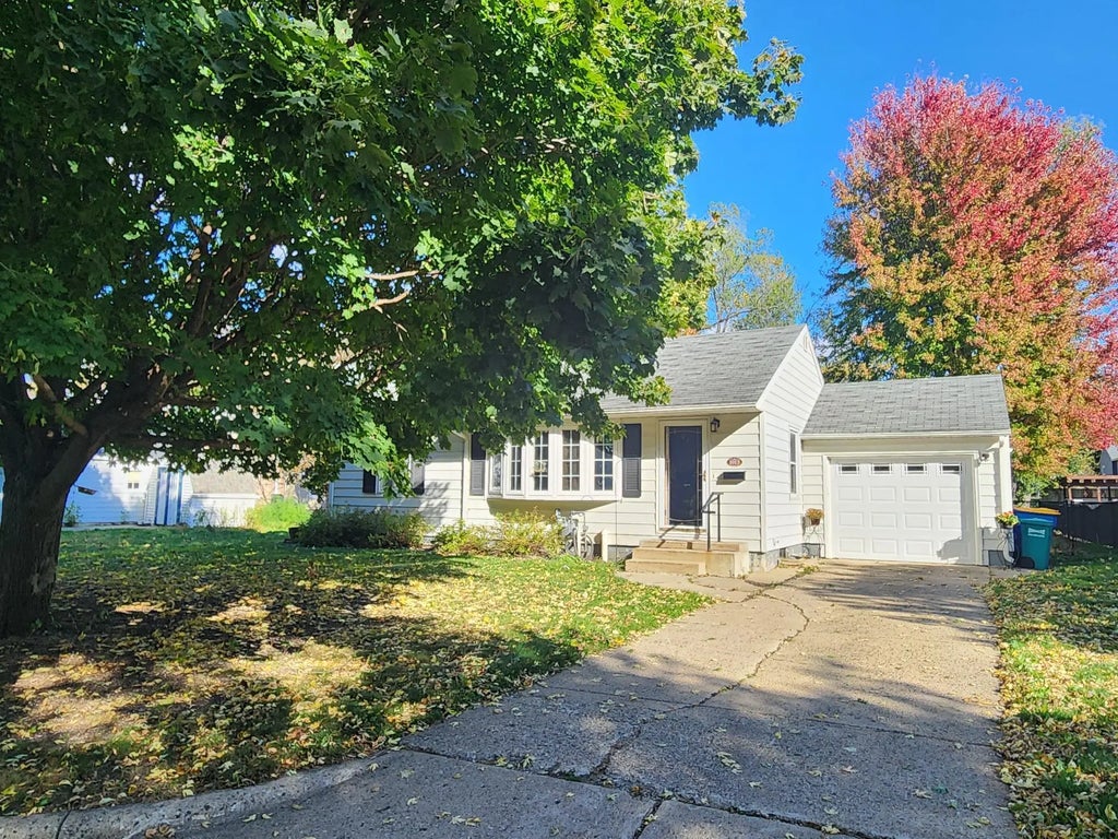 1015 Grandview Avenue, Owatonna