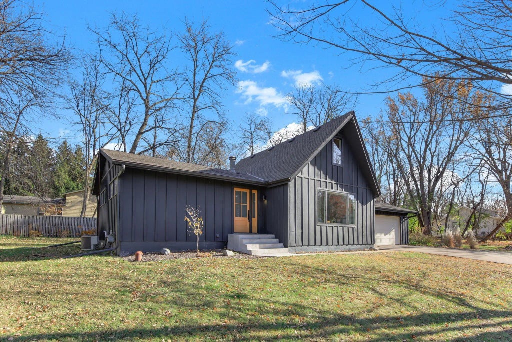 5735 Eureka Road, Excelsior