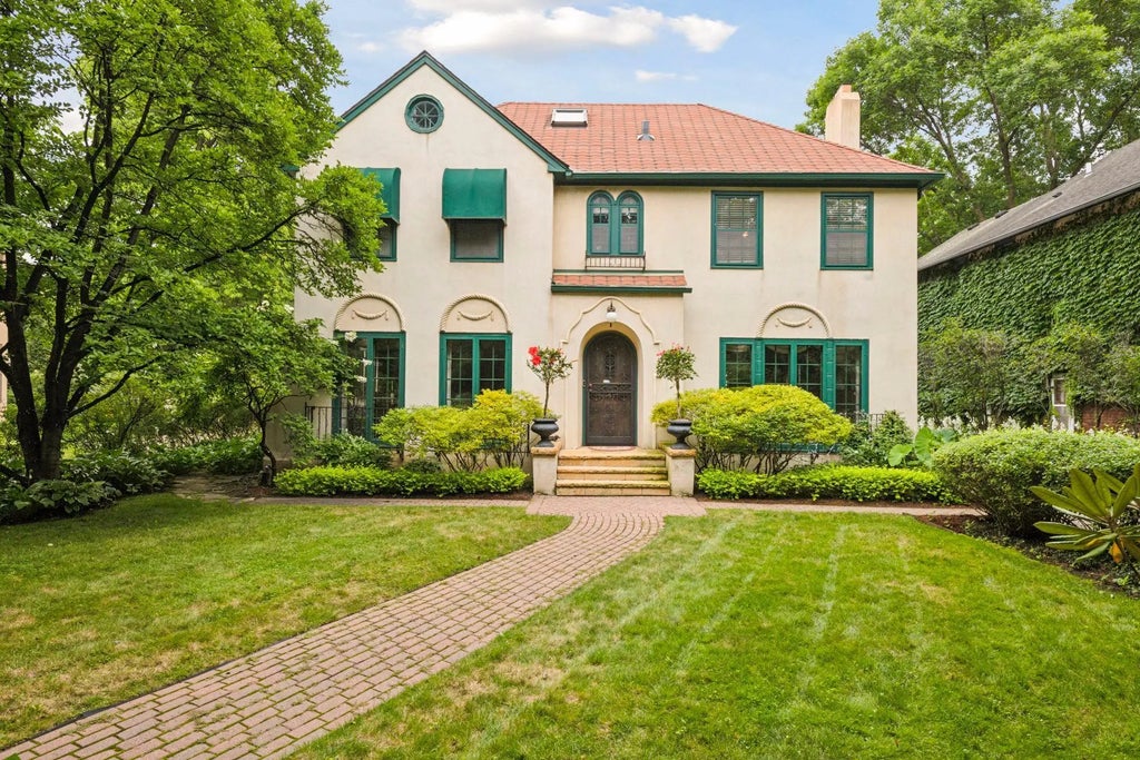 4447 Dupont Avenue S, Minneapolis