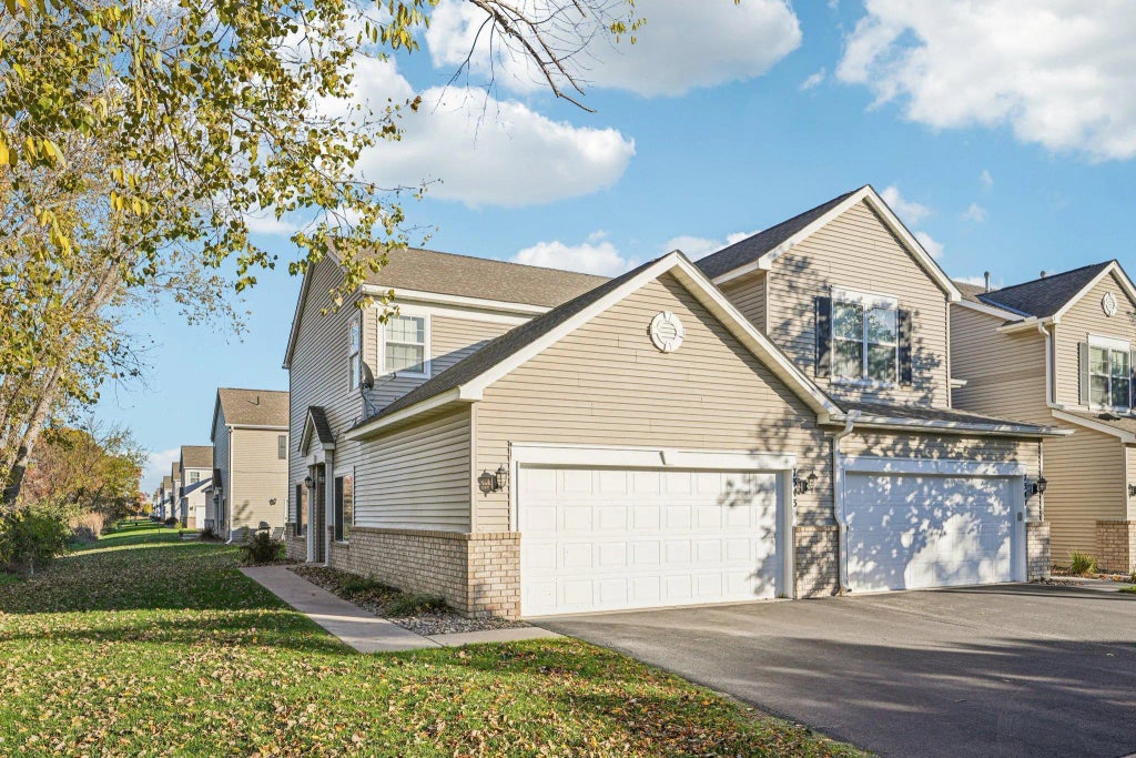 7343 Derby Lane, Shakopee