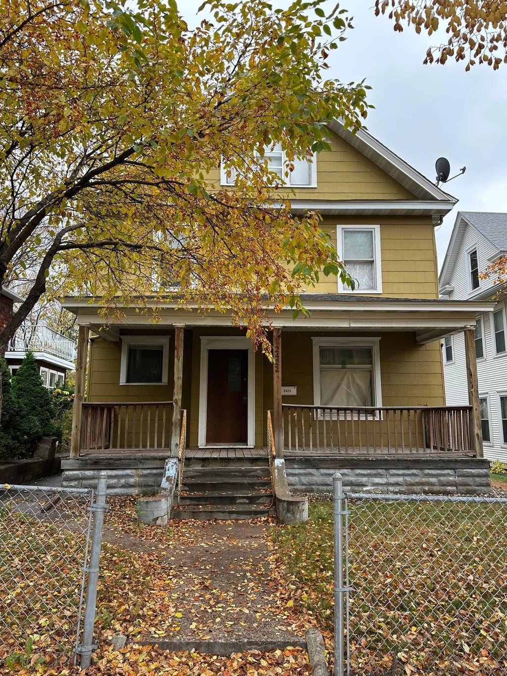 2422 Lyndale Avenue N, Minneapolis