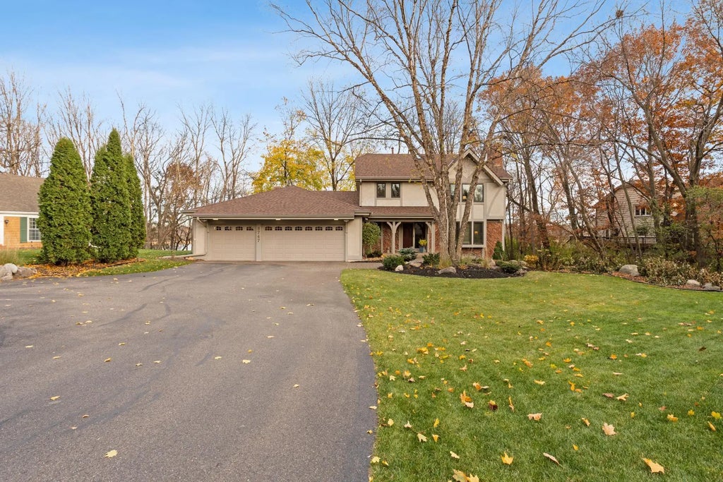8747 Bentwood Drive, Eden Prairie