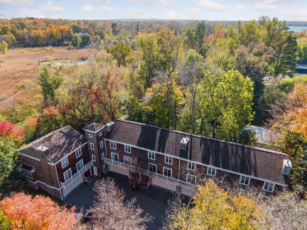 204 Central Avenue S, Wayzata